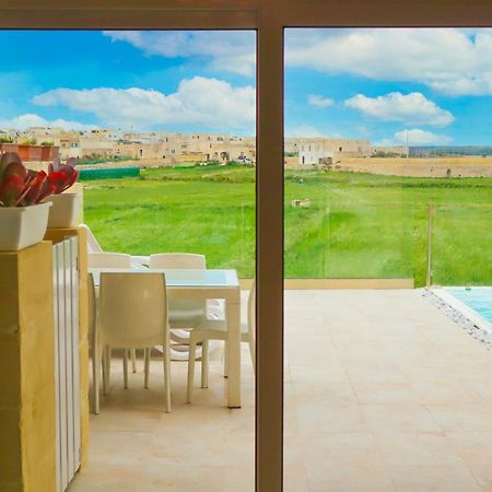 Inni Holiday Home With Infinity Pool Għarb Kültér fotó