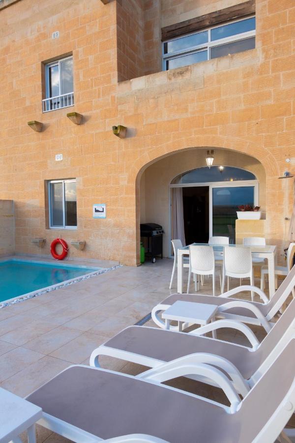 Inni Holiday Home With Infinity Pool Għarb Kültér fotó