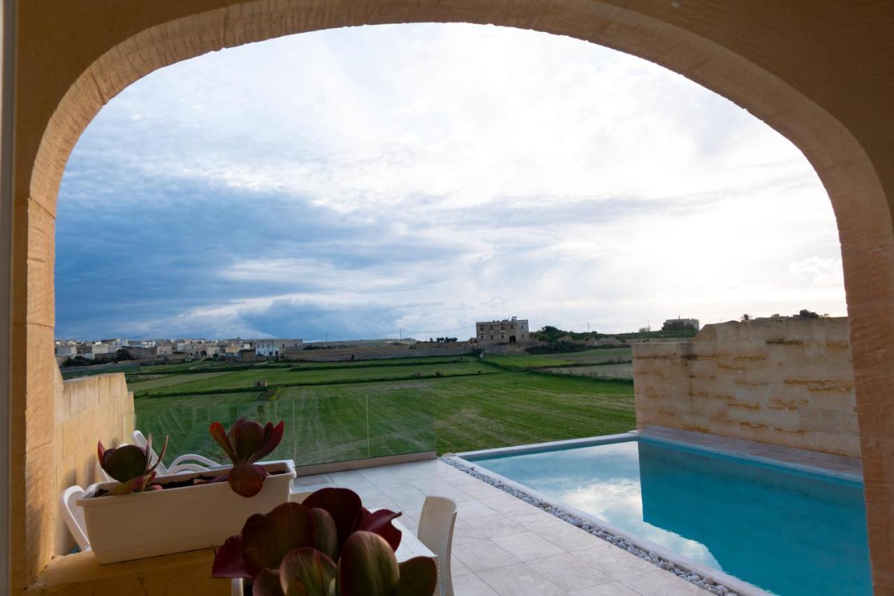 Inni Holiday Home With Infinity Pool Għarb Kültér fotó