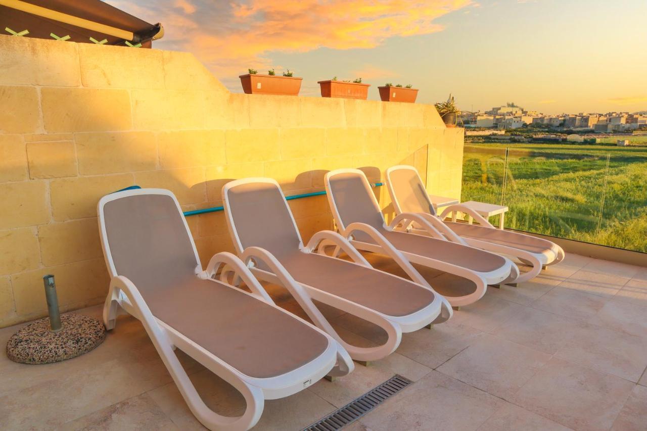 Inni Holiday Home With Infinity Pool Għarb Kültér fotó