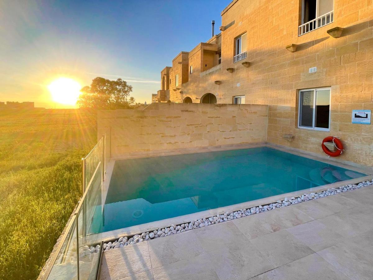 Inni Holiday Home With Infinity Pool Għarb Kültér fotó